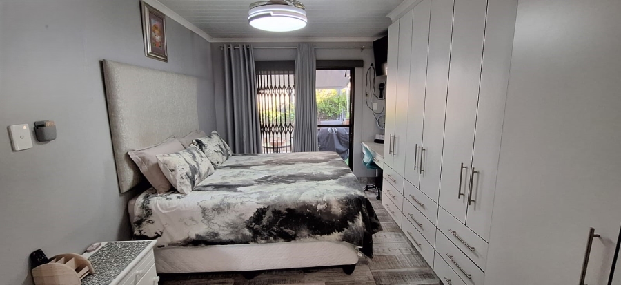 2 Bedroom Property for Sale in Island View Western Cape